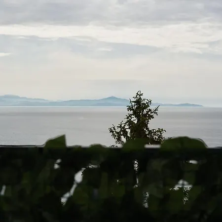 Amalfi Coast La Finestra Sul Mare Apartment *